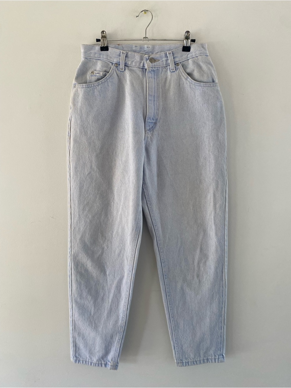 Vintage LEE Light Wash High-Rise Women’s Jeans.